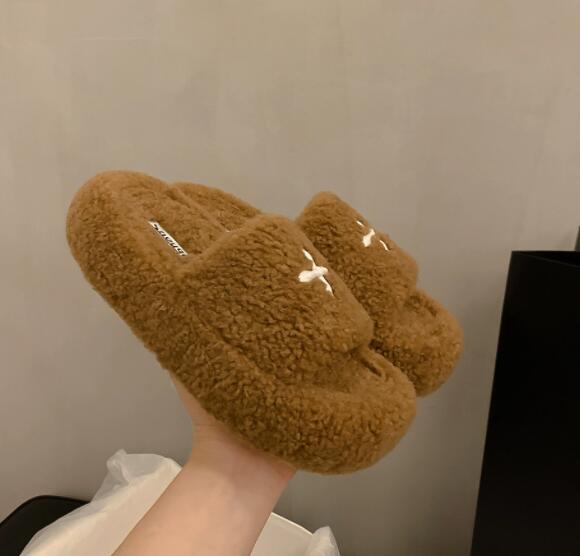 もこもこ暖かフェイクファー厚底スリッパ