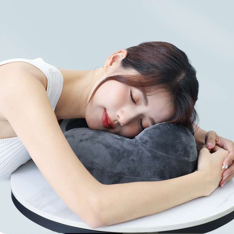 もふもふ睡眠ネックピロー