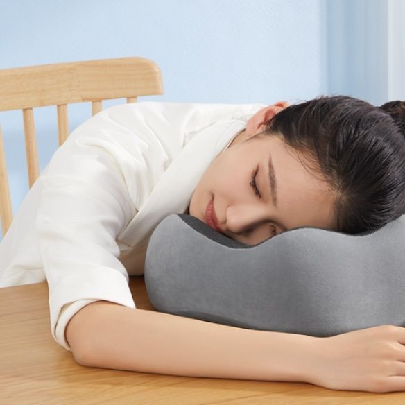 ネックピロー 記憶綿内芯搭載低反発ネックピロー