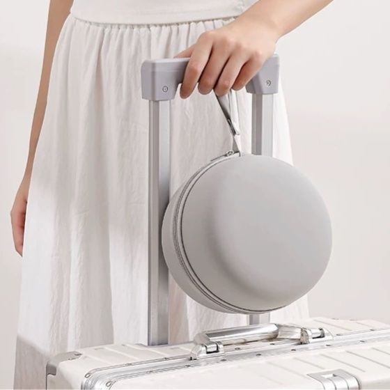 ネックピロー 携帯収納ケース付き　フード付き