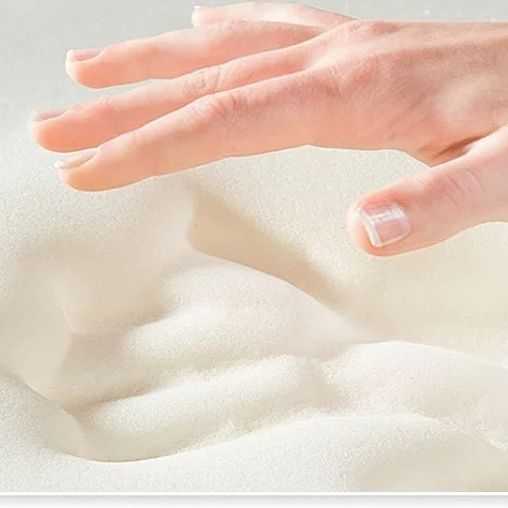 ネックピロー 携帯収納ケース付き　フード付き