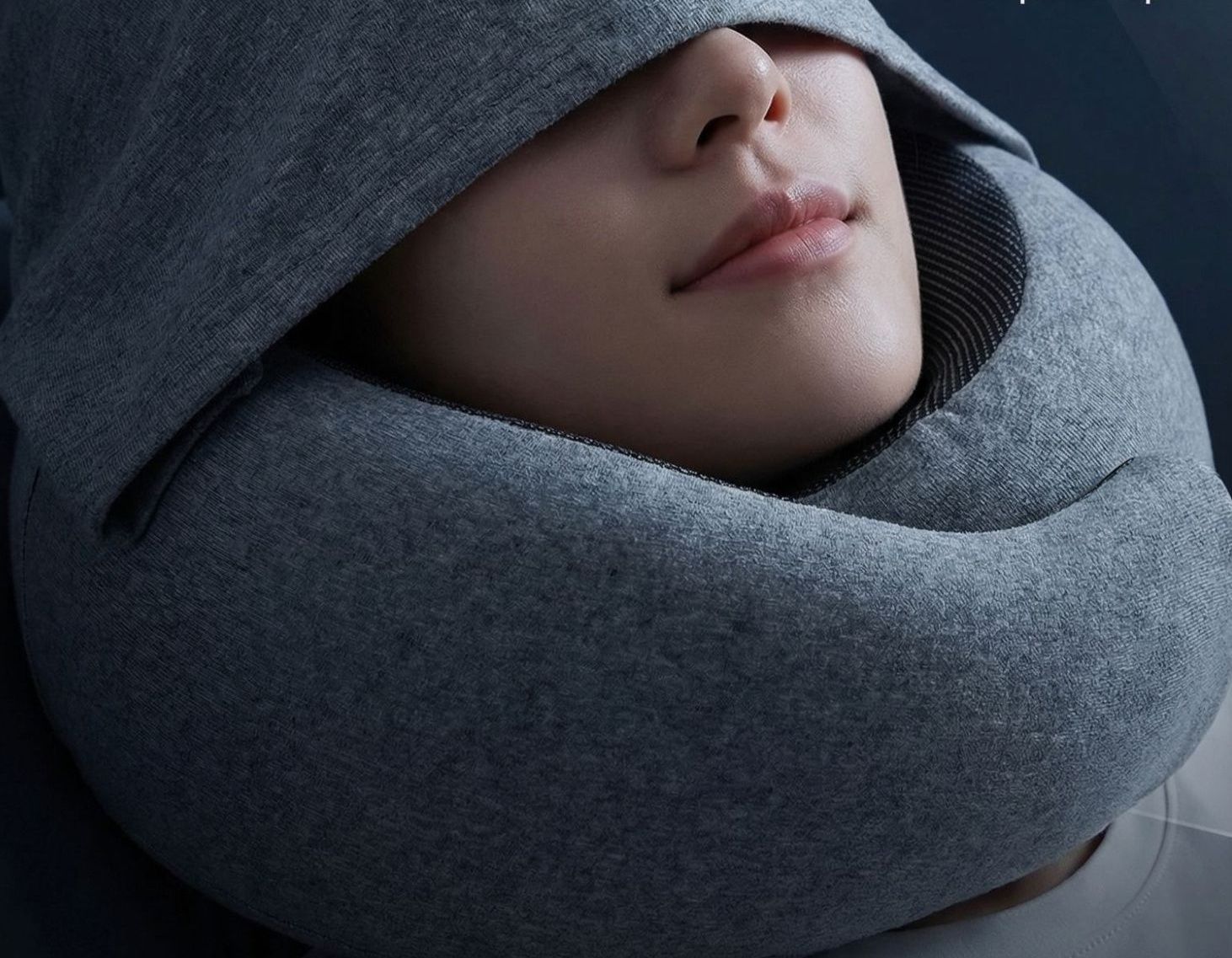 ネックピロー かたつむり型フード付きネックピロー