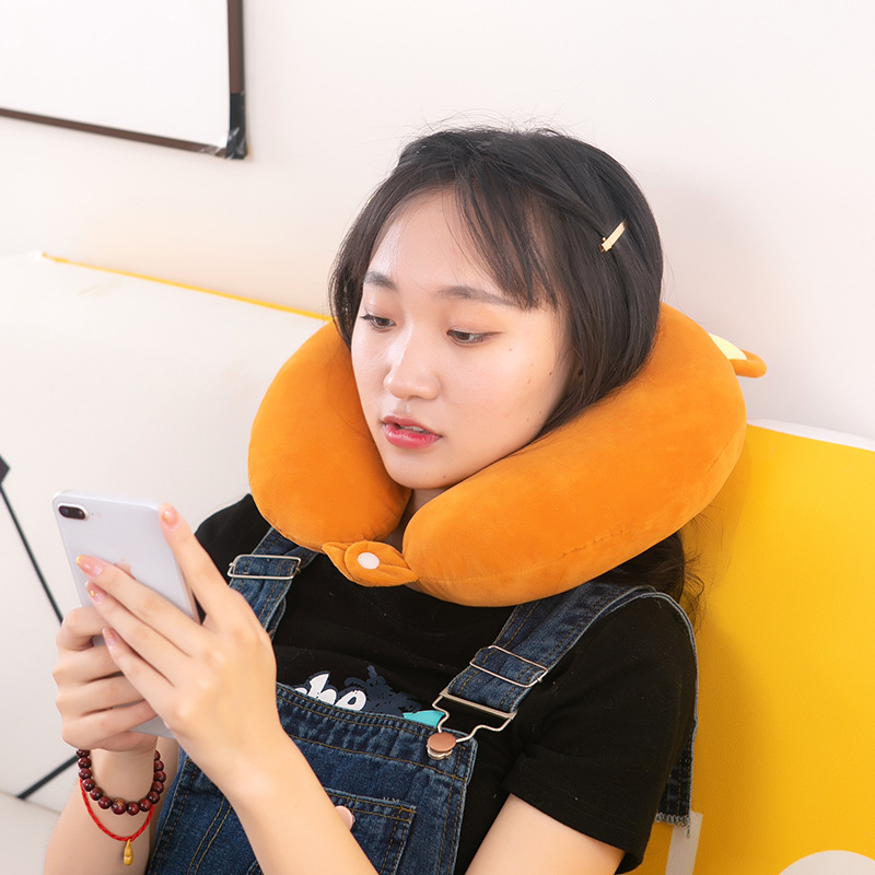 低反発もちもち触感ボタン式ネックピロー