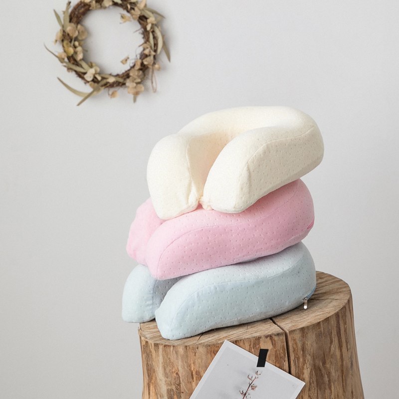 ネックピロー もちもち包み込む低反発ネックピロー