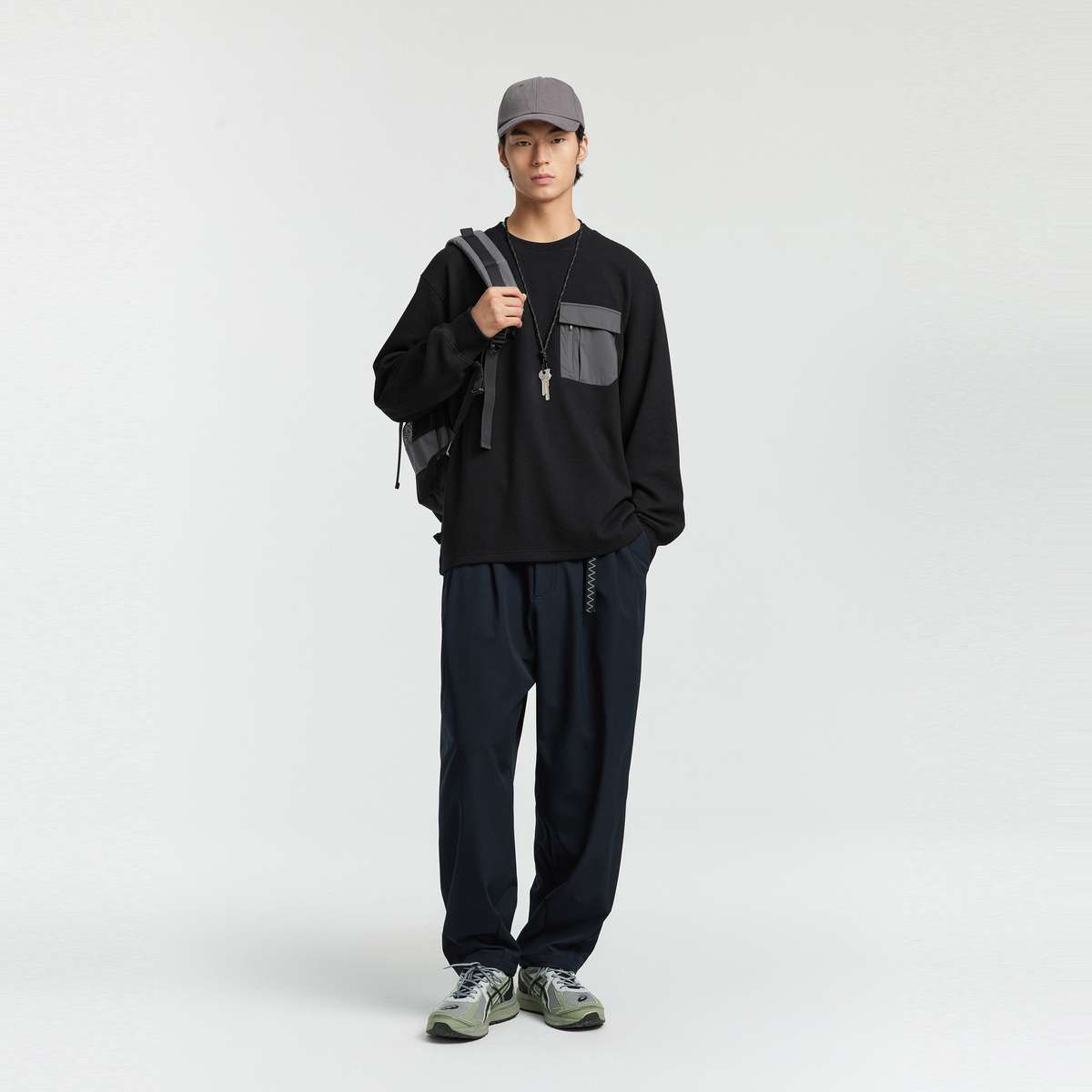 レディース コントラストポケット付きオーバーサイズスウェット