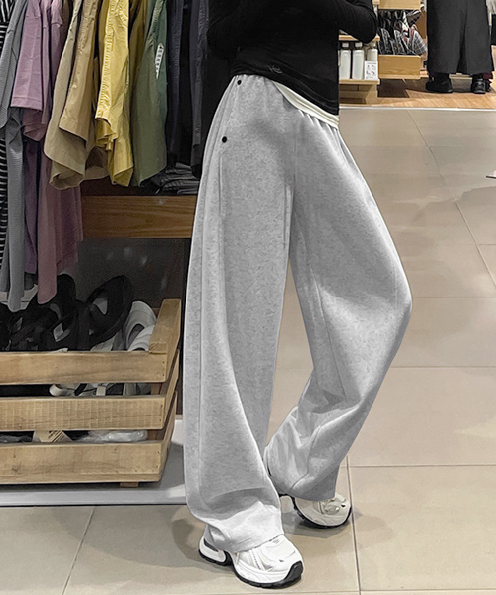 https://fulmo-img-server.com/sweat-factory/b6b72e92-bcfa-4102-9e9e-440fd3bedfb4.jpg
