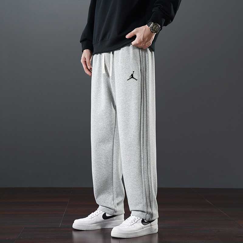 ストリート感を演出できる！b系スウェットパンツ 5選