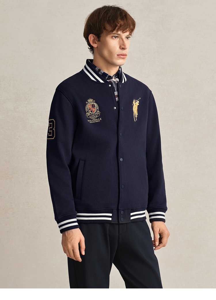 白シャツに合うスウェットで作る爽やかな大人コーデ10選