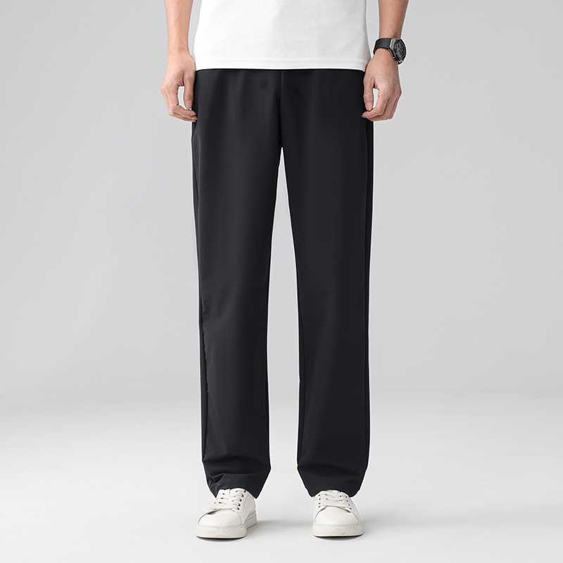 50代メンズの上品な大人スタイルを叶える快適スウェットパンツ10選