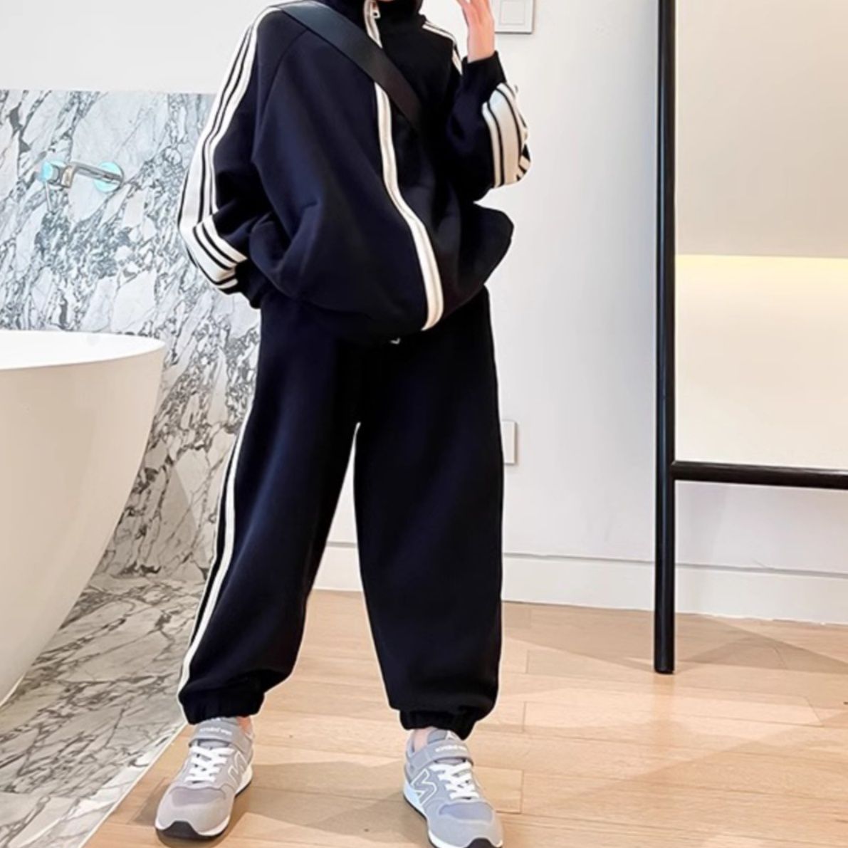 【キッズ上下セット】スウェットパンツ サイドライン入りゆったりスウェットパンツ