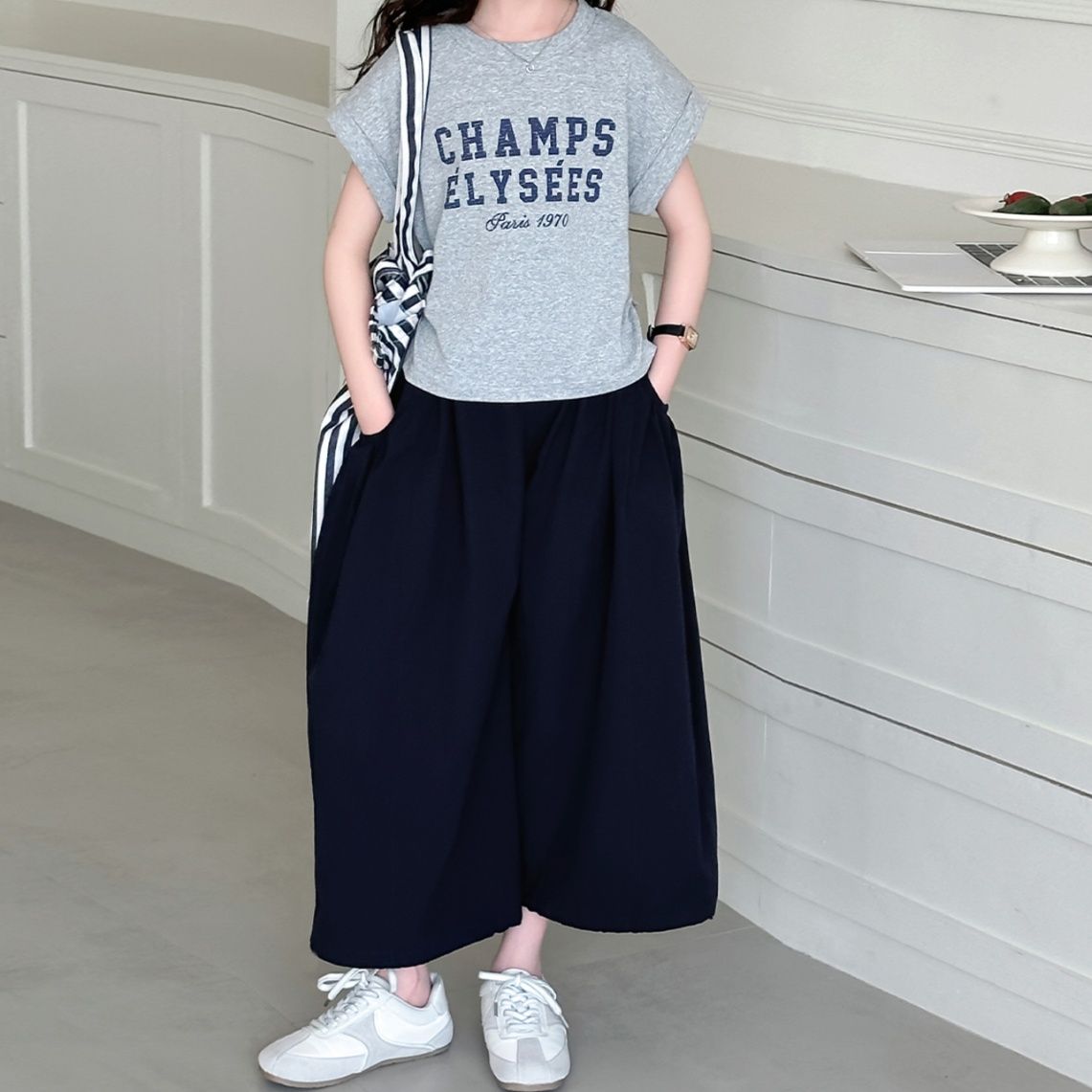 【キッズ上下セット】スウェットパンツ ロゴプリント半袖Tシャツワイドパンツセット