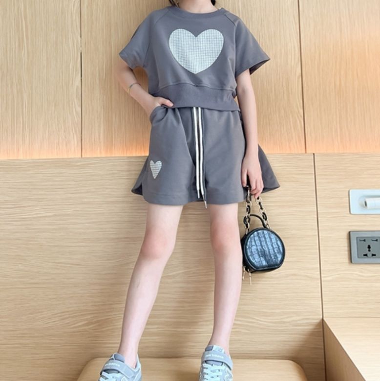 【キッズ上下セット】スウェットパンツ ハートモチーフショートパンツセット