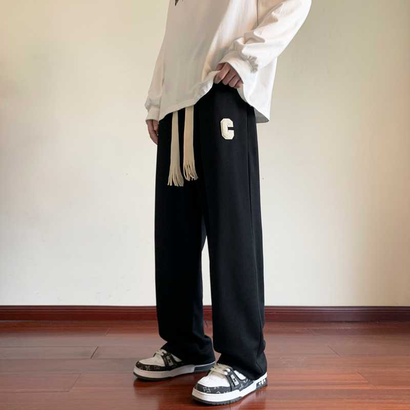 ジャストサイズな着心地！メンズ向けスウェットストレートパンツおすすめ10選