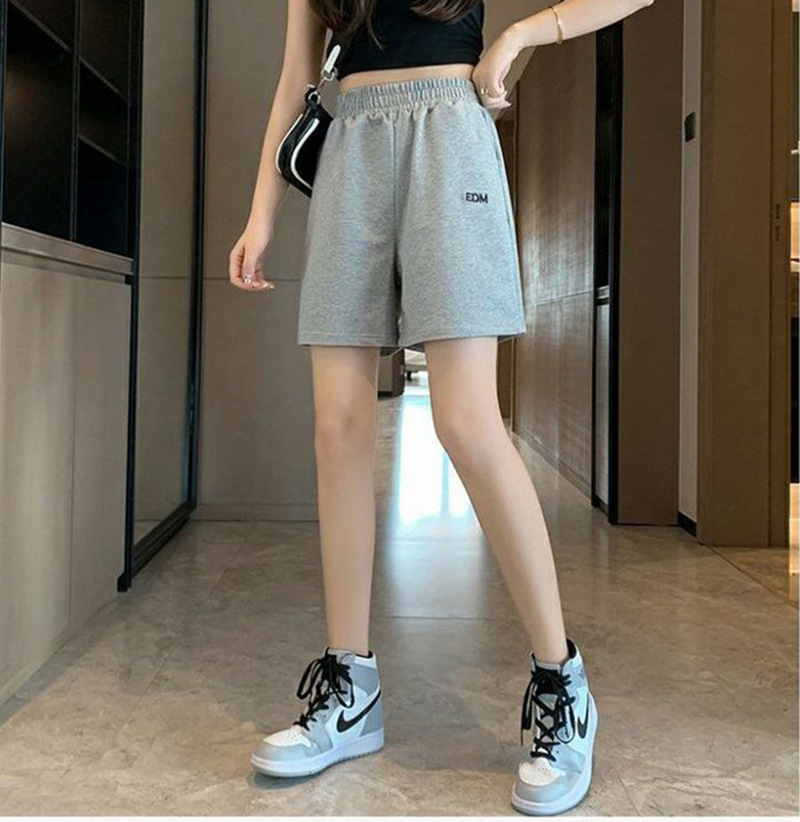 https://fulmo-img-server.com/swecolle/1e061c73-65bf-4f9e-ab3b-530ce0802ffc.jpg