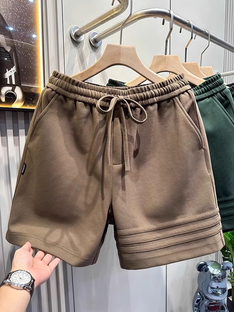 スウェットパンツ 裾切り替えデザインのゆったり短丈ハーフパンツ
