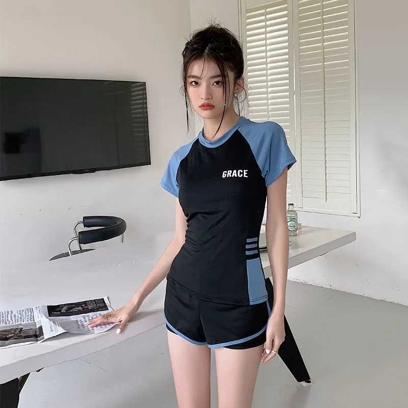 ボディラインを綺麗に魅せる!レディース向けの競泳水着おすすめ5選