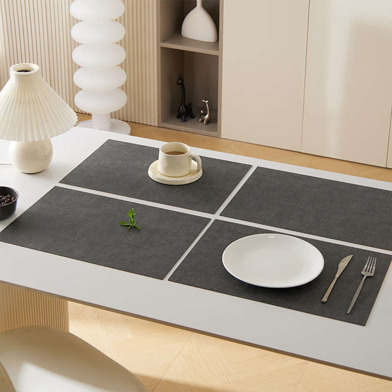 和の趣を添える織り目調ランチョンマット