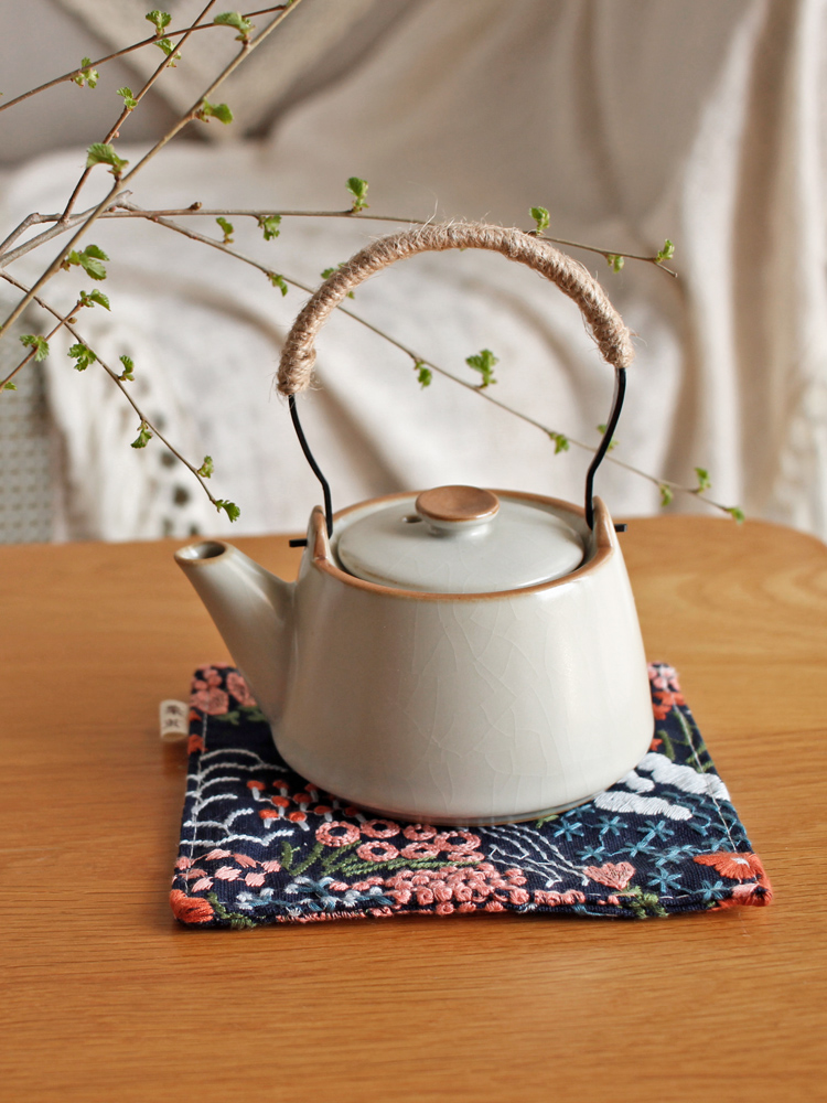 ランチョンマット 花園刺繍 麻ランチョンマット