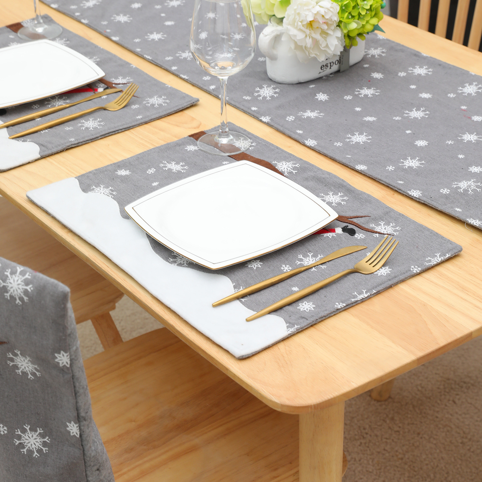 ランチョンマット 雪の結晶と聖夜の老人柄子ども向け