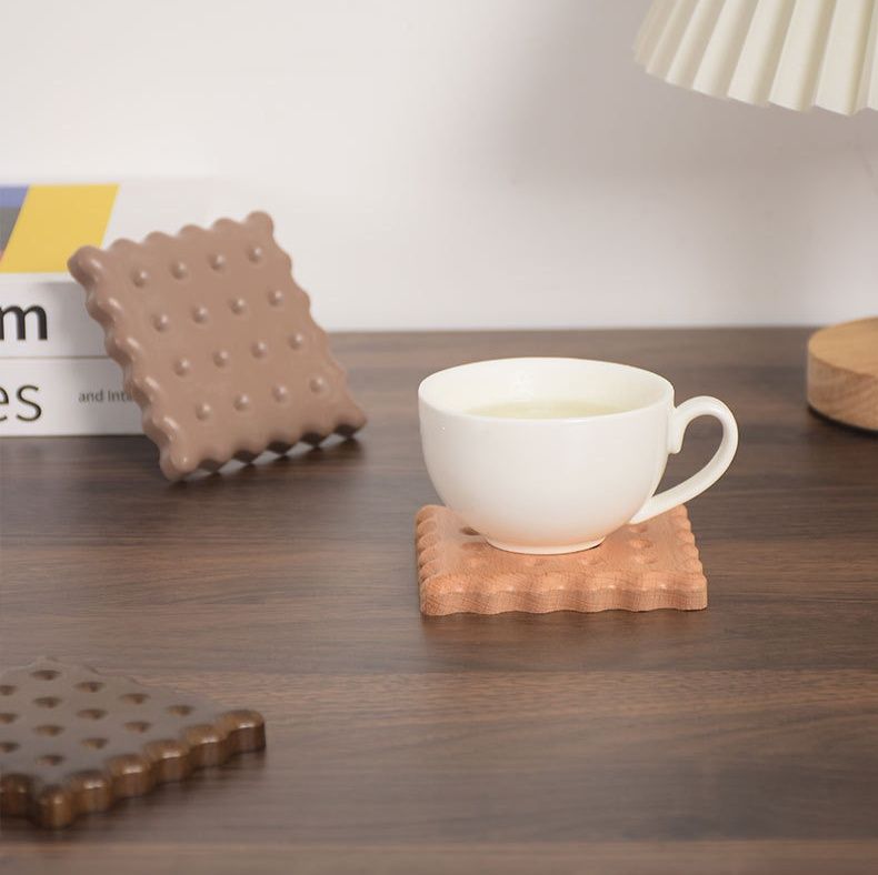 ランチョンマット お菓子のような遊び心溢れる木製コースター