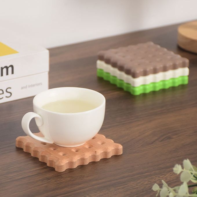 ランチョンマット お菓子のような遊び心溢れる木製コースター