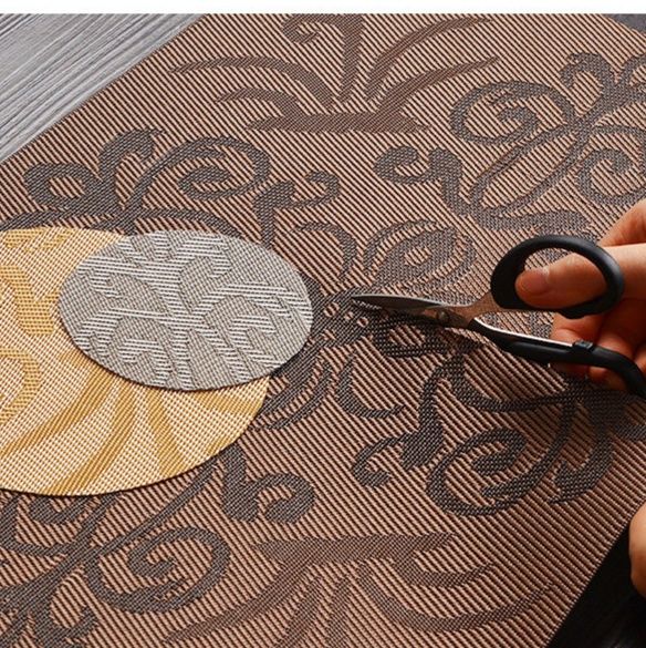 ランチョンマット 北欧風リーフ刺繍四枚組