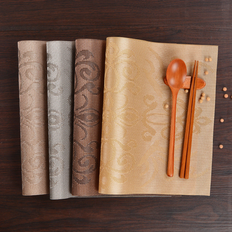 ランチョンマット 北欧風リーフ刺繍四枚組