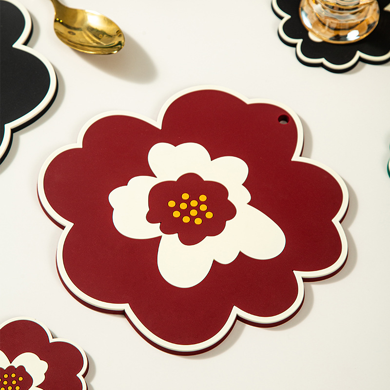 ランチョンマット 和風 椿模様のランチョンマット