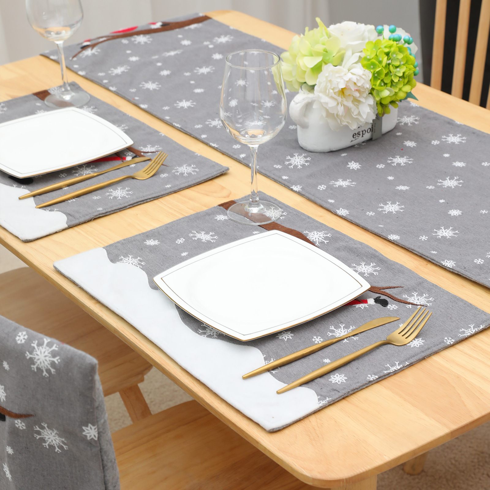 ランチョンマット 雪の結晶と聖夜の老人柄子ども向け