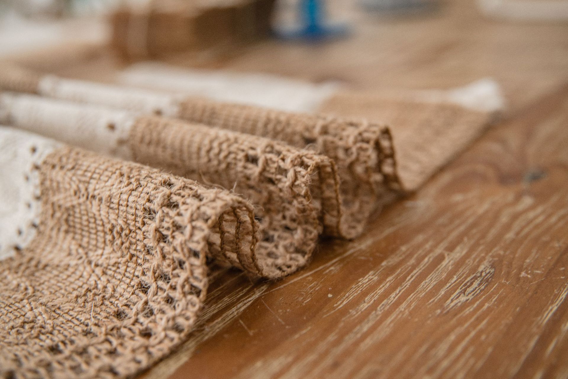 ランチョンマット 幾何学模様の手織り風フリンジ付き