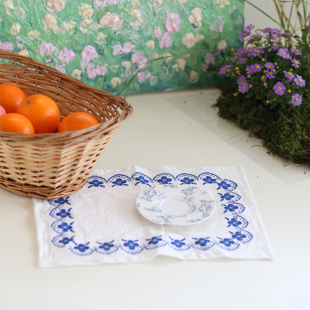 ランチョンマット 花刺繍の物語