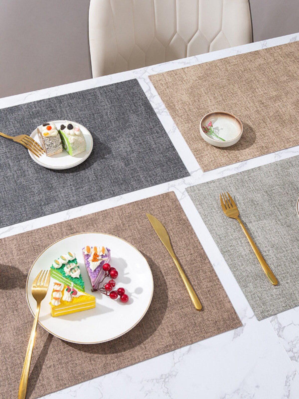 ランチョンマット 白縁取りリネン風北欧スタイル