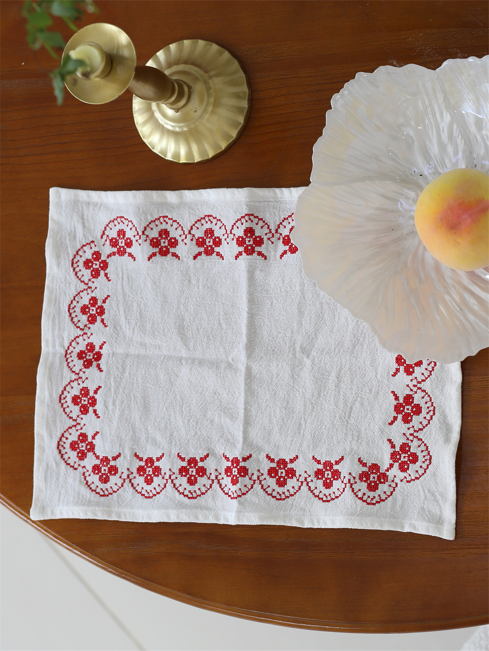 ランチョンマット 花刺繍の物語