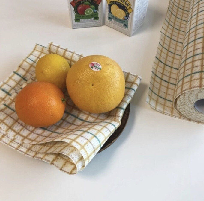ランチョンマット 格子模様の食卓の彩り