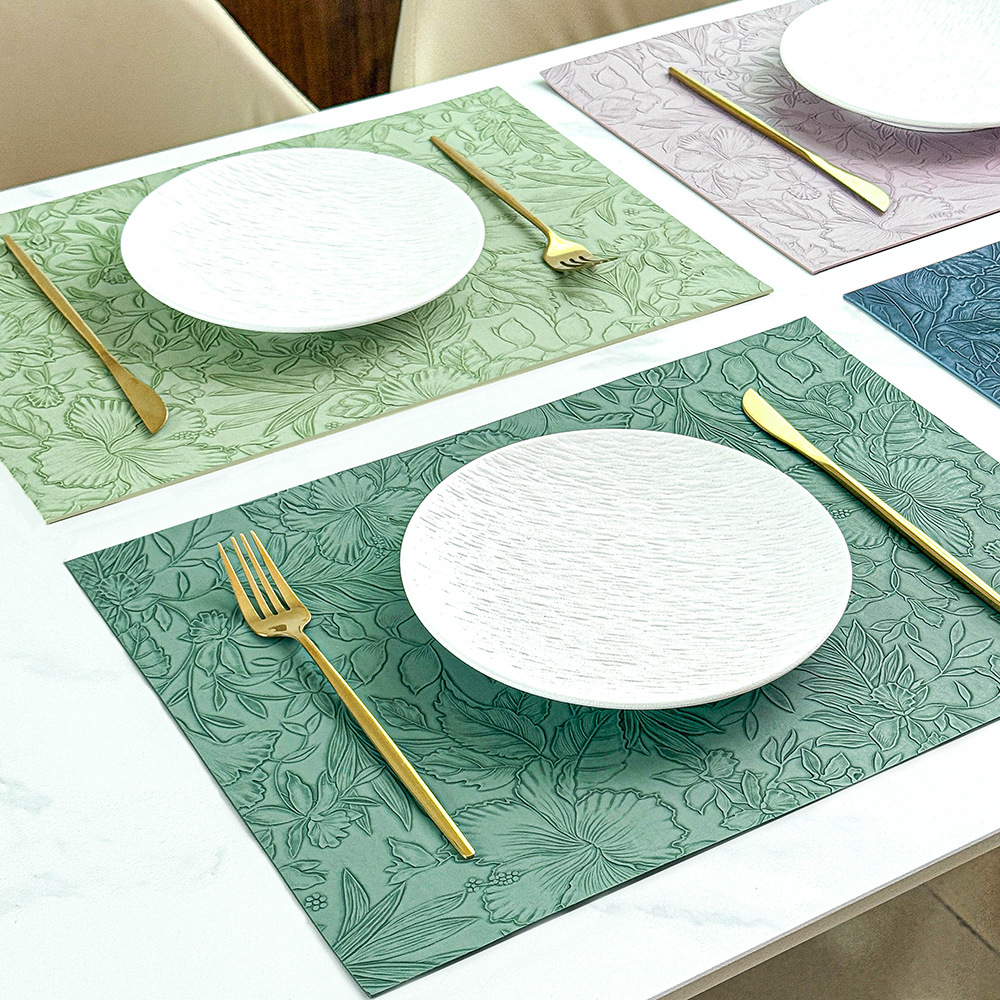 ランチョンマット立体的な花柄型押し加工の合皮ランチョンマット