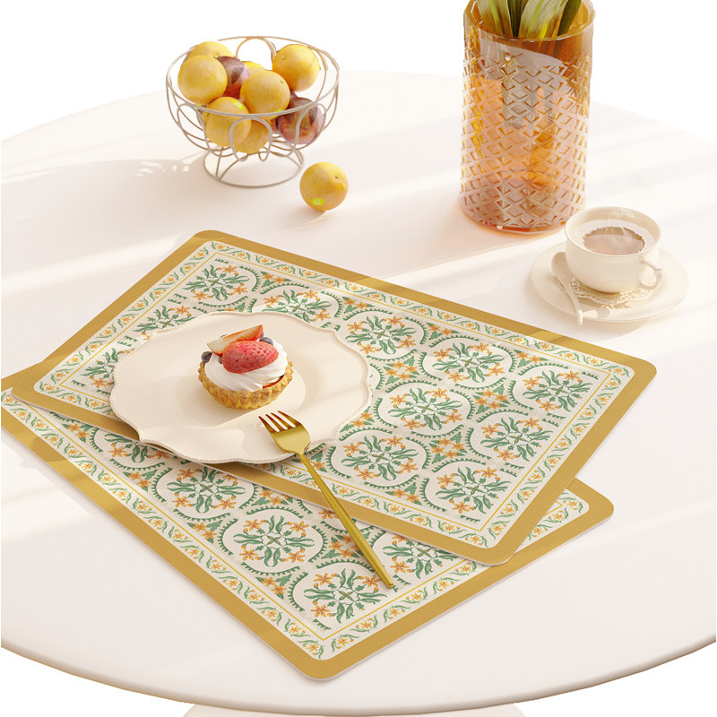 ランチョンマット 北欧風チューリップ刺繍柄