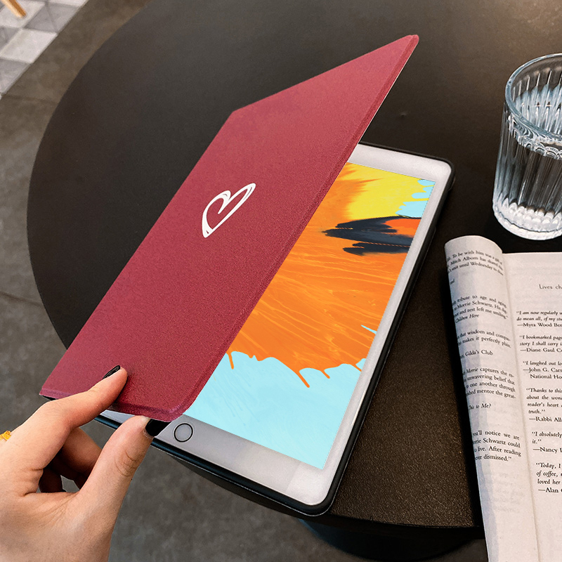 ipadカバー ハートモチーフ 高級感溢れる保護ケース