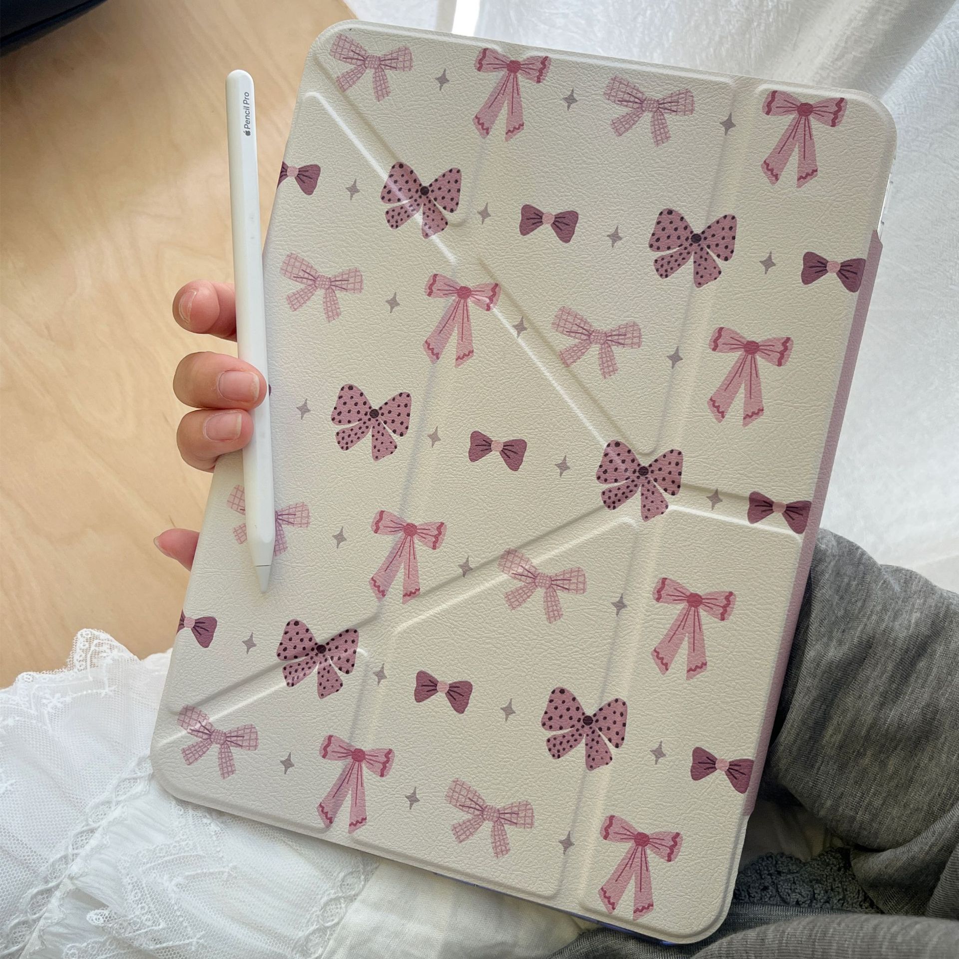 ipadカバー リボン模様の夢かわ手帳型ケース