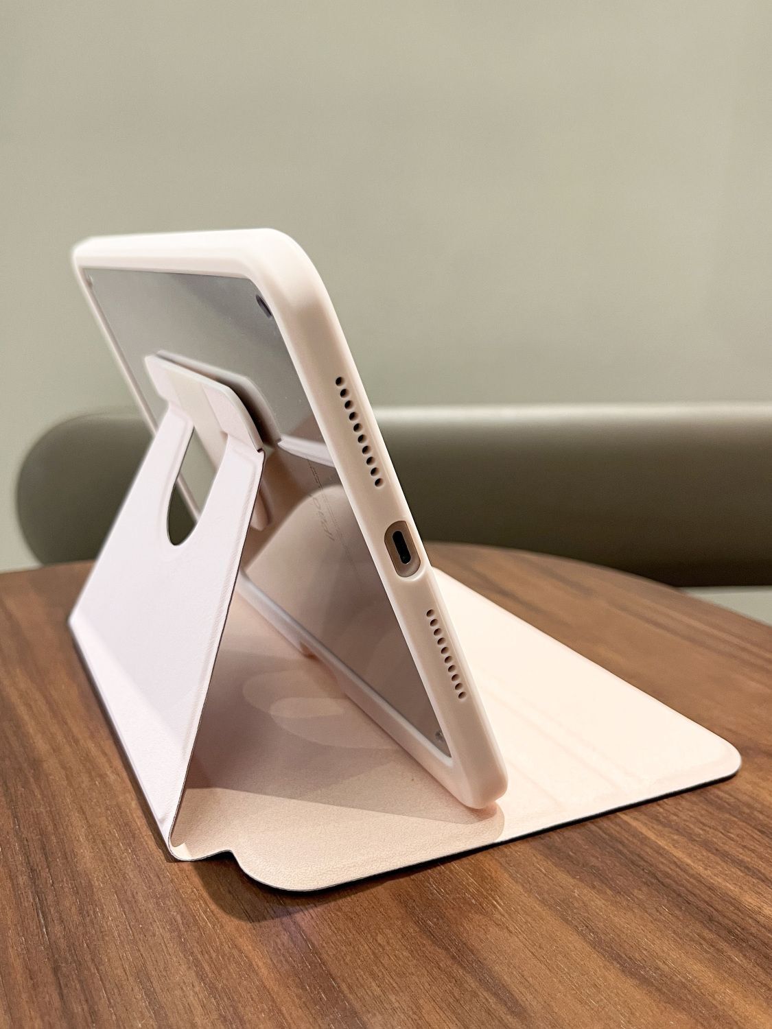 ipadカバー シンプル背面ポケット付き保護ケース