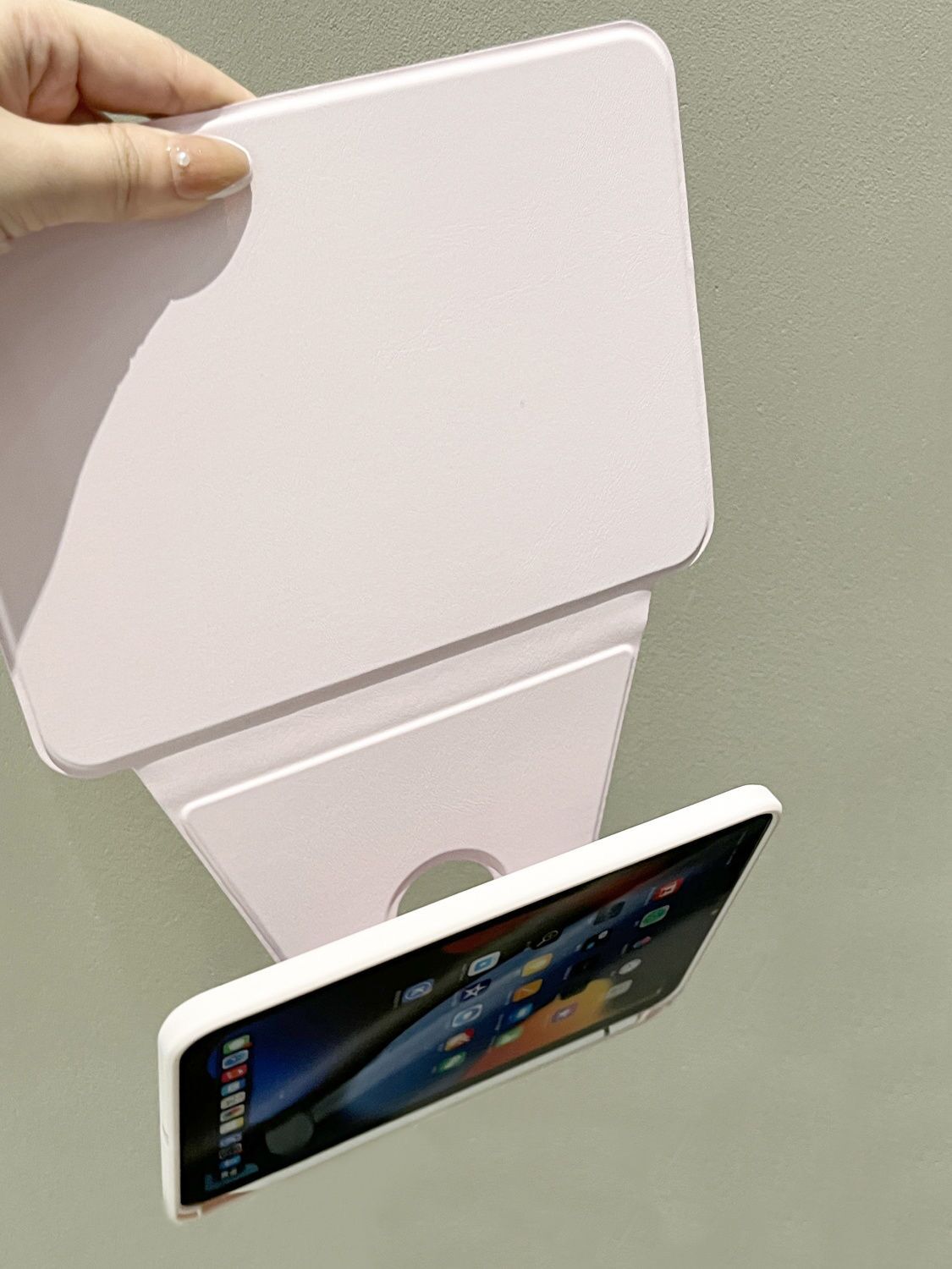 ipadカバー シンプル背面ポケット付き保護ケース
