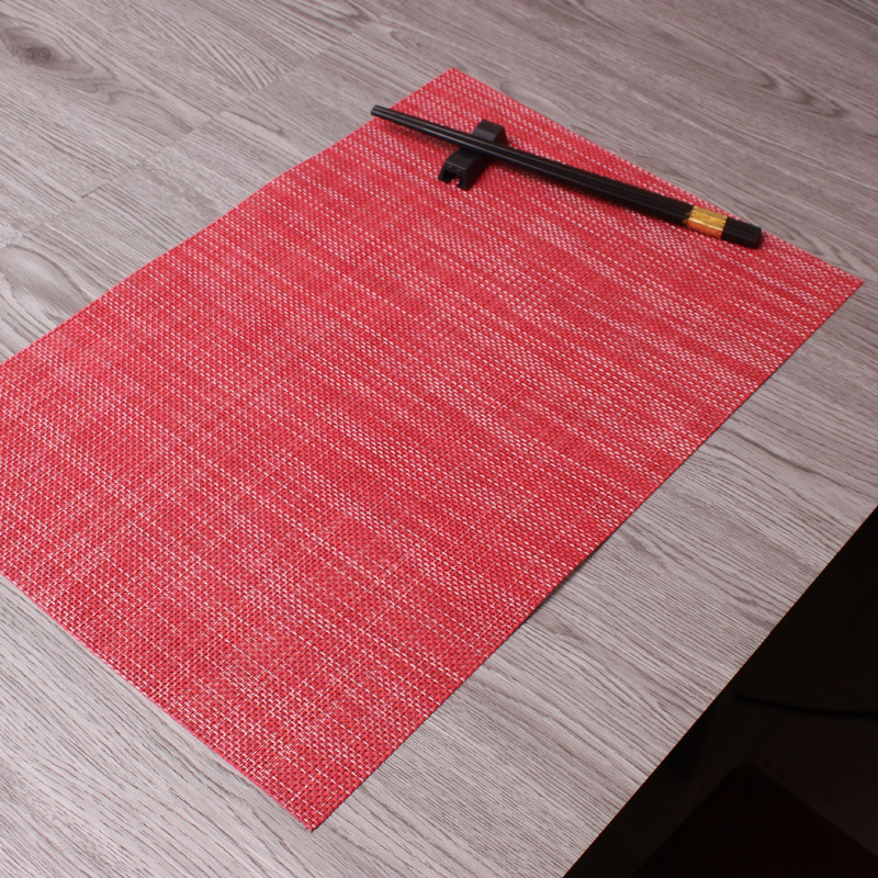 Pour une ambiance japonaise chez vous. Sets de table modernes et élégants avec motif tissé (rouge)