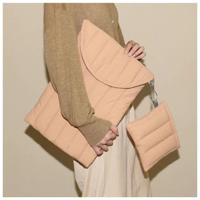 タブレットケース キルティングデザイン　タブレット/ ノートPCケース