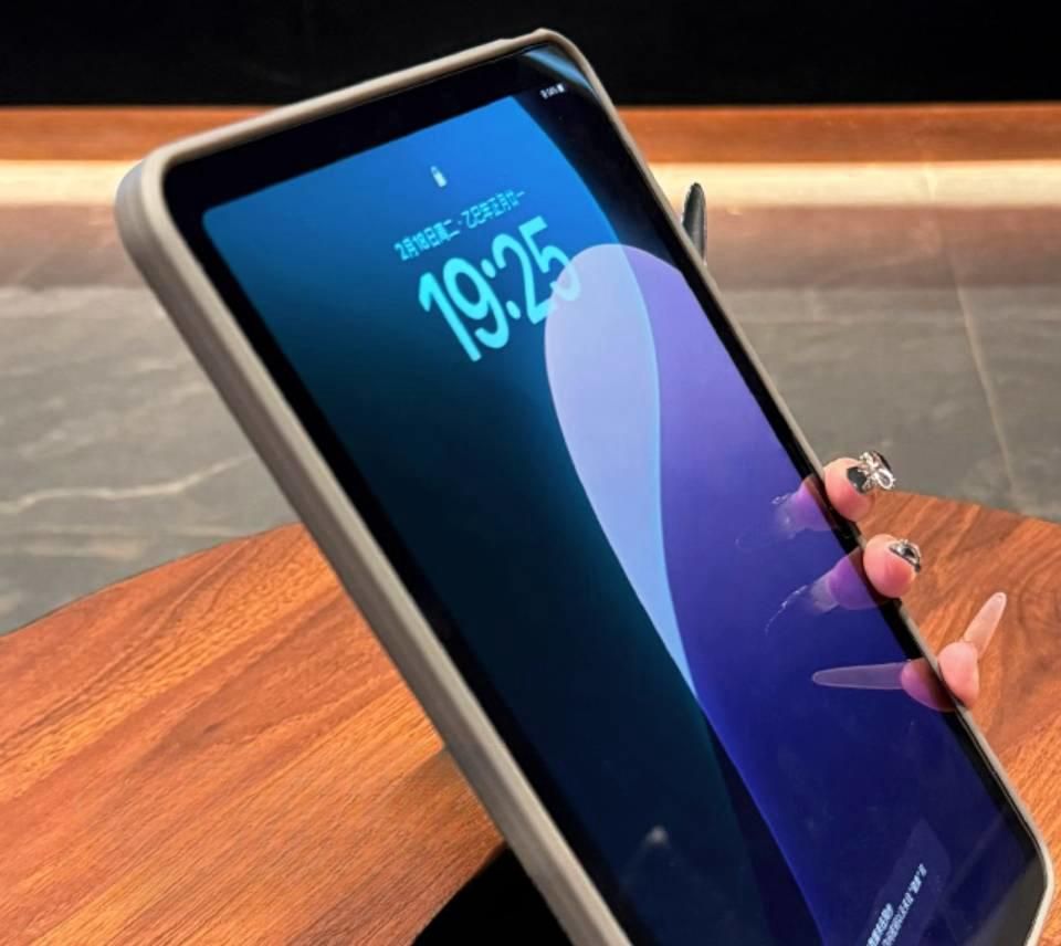 タブレットケース 半透明スタンド機能付き保護ケース iPad/iPad Air/iPad Pro/mini