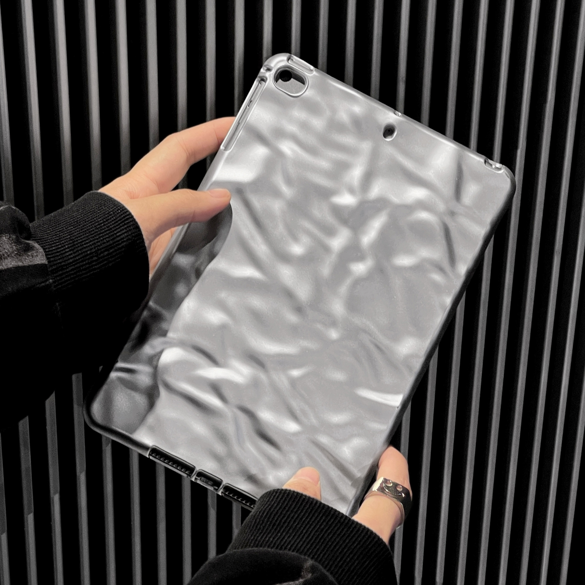 タブレットケース 立体波模様デザイン薄型保護ケース　iPad/iPad Air/iPad Pro/mini