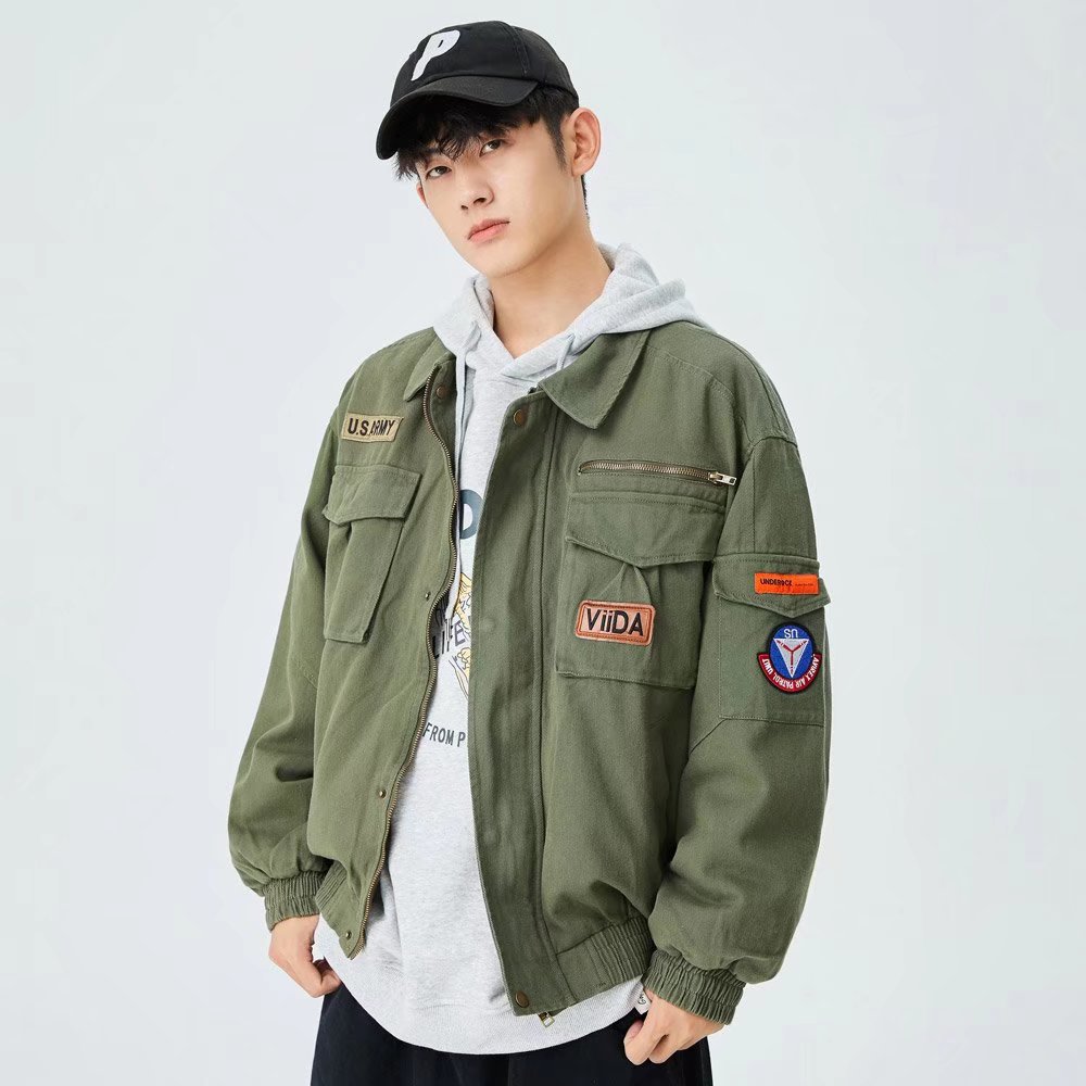 ミリタリージャケット 多機能ポケット付きワッペン装飾　