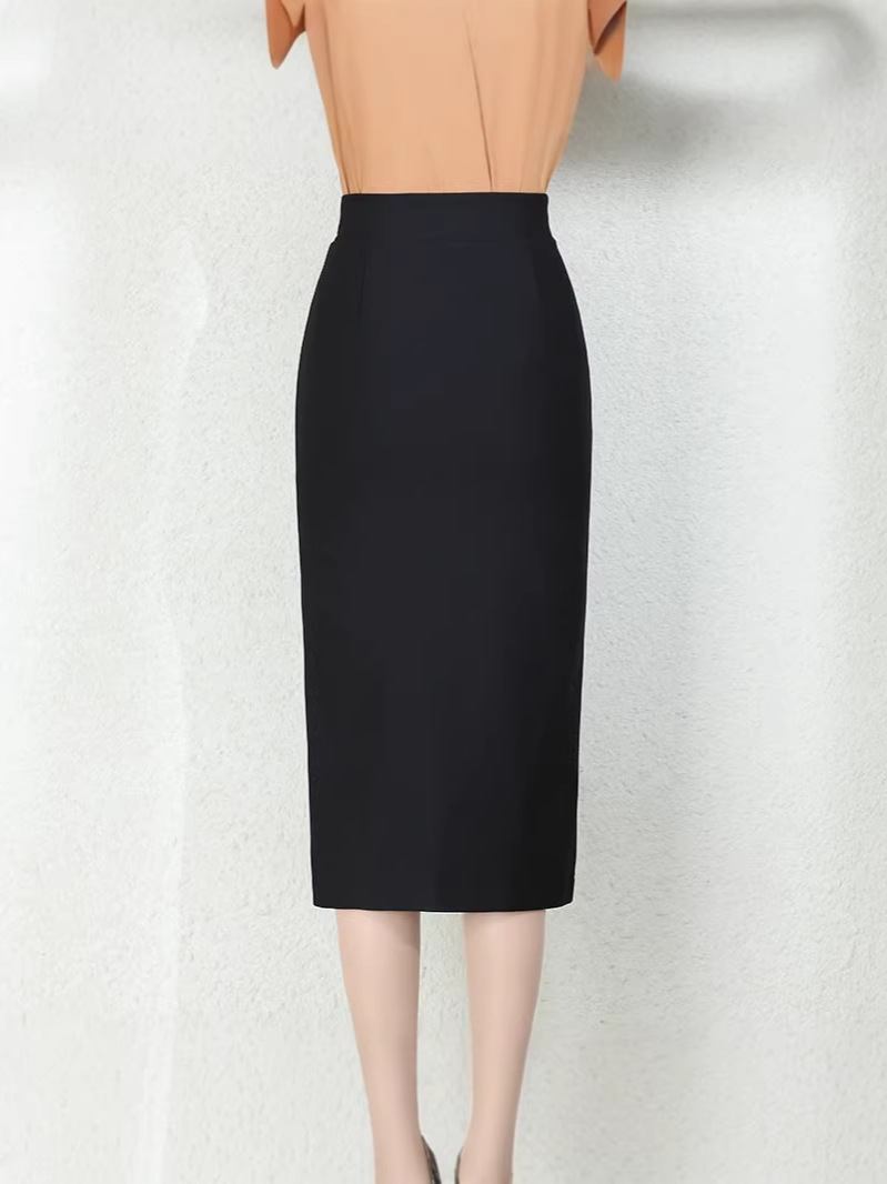 サイドスリット入りハイウエストタイトスカート