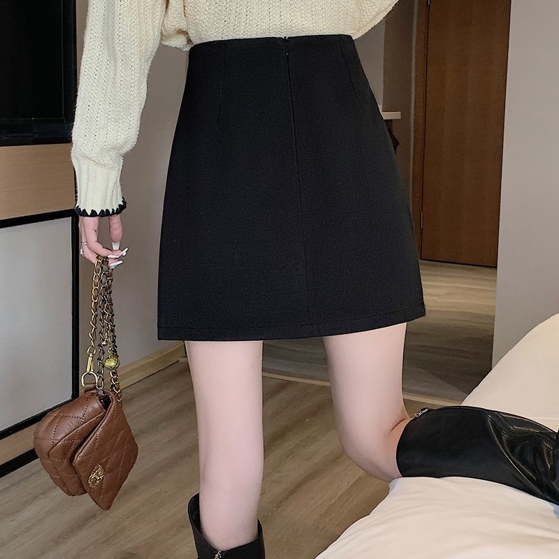 タイトスカート 金属ボタン装飾プリーツ切替えタイトミニスカート