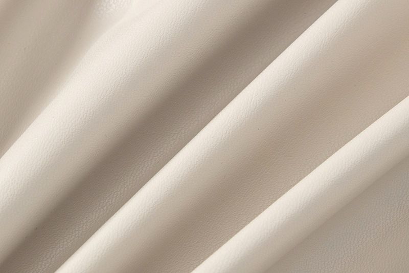 タイトスカート フロントスリット入りレザー調タイトマキシスカート