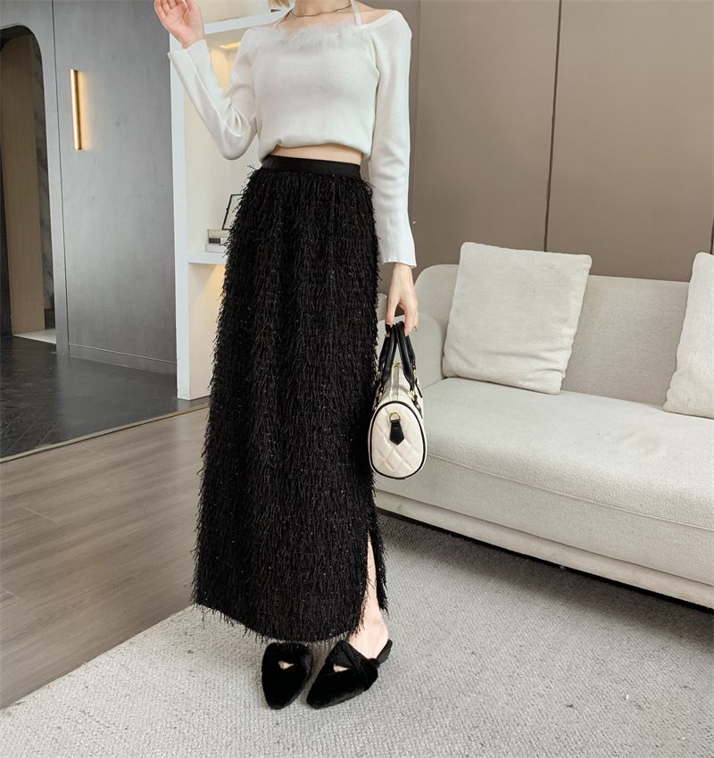 タイトスカート ふわふわタッセル素材のタイトマキシスカート