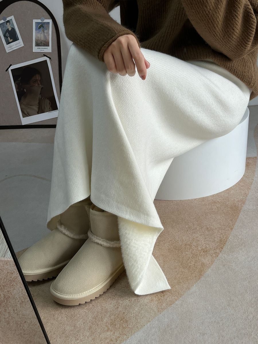 タイトスカート リブ編みニット素材の裾スリット入りマキシスカート